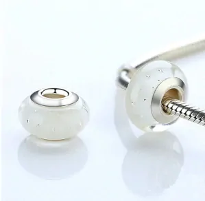 Korálek bílý s bublinkami na náramek skleněný TOPBEADS