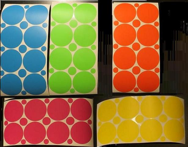 Designové samolepící puntíky barevné - sada 95 ks