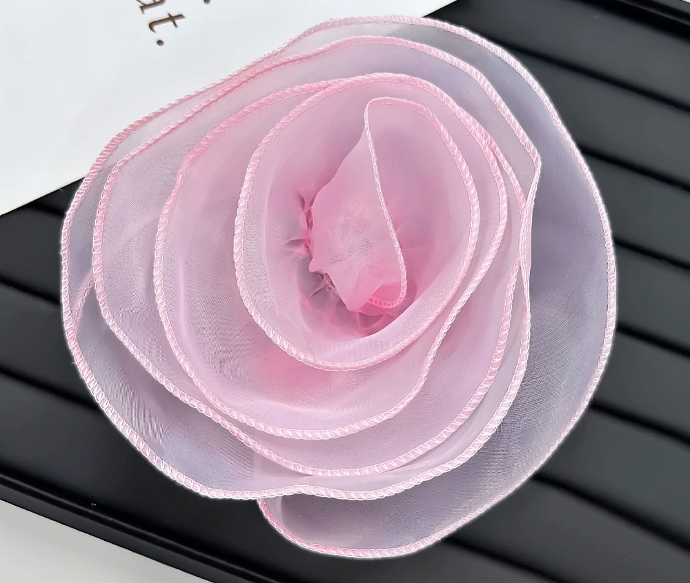 Růžová organzová brož - Květ růže (15 cm)