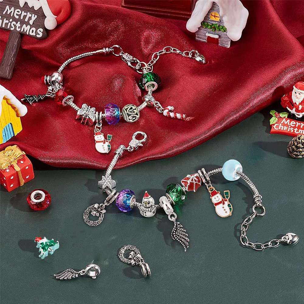Vánoční kreativní sada na výrobu náramků s korálky a přívěsky TOPBEADS (DIY)